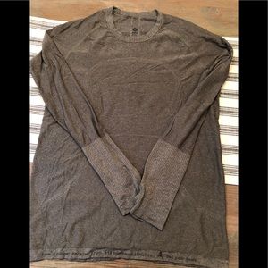Lululemon log sleeve lightweight fits like 8